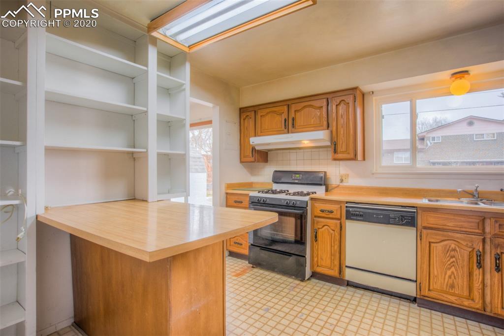 2211 North Chelton Road Colorado Springs, CO 80909 - Photo 16 of 35