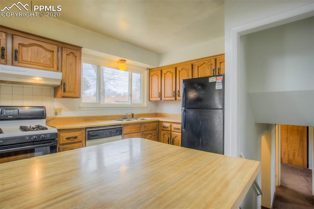 2211 North Chelton Road Colorado Springs, CO 80909 - Photo 17 of 35