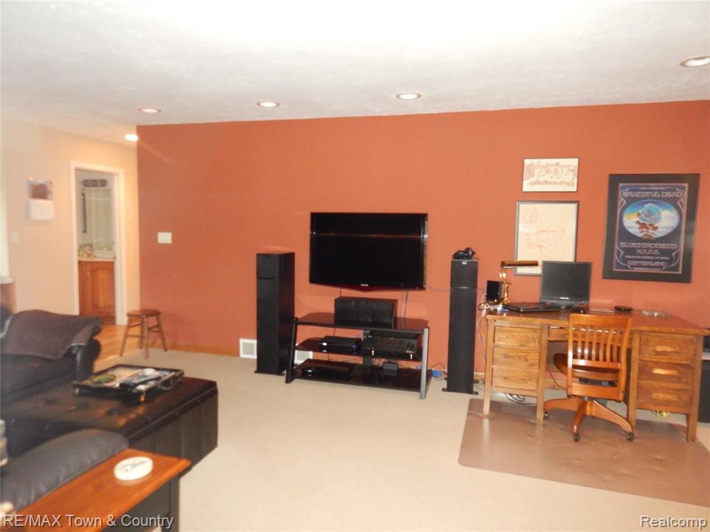 7307 Coldwater Road Flushing, MI 48433 - Photo 19 of 49