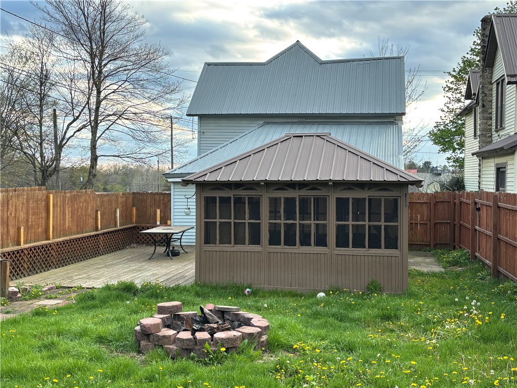 96 Yarnell Street Kane, PA 16735 - Photo 4 of 38