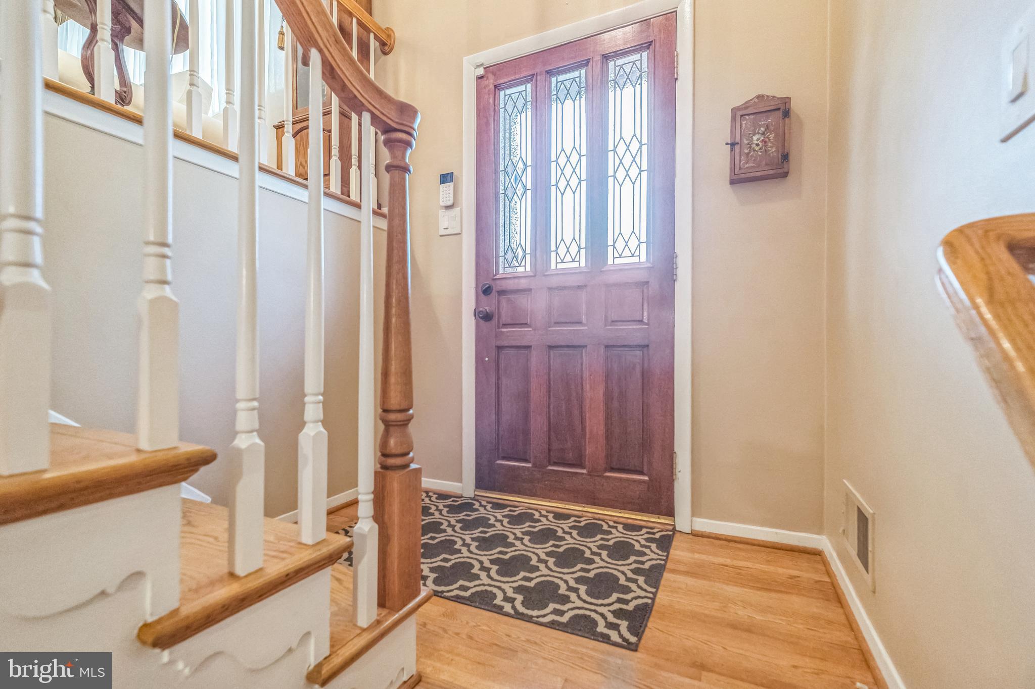 6919 Gillings Road Springfield, VA 22152 - Photo 4 of 48 Gallery Image 4