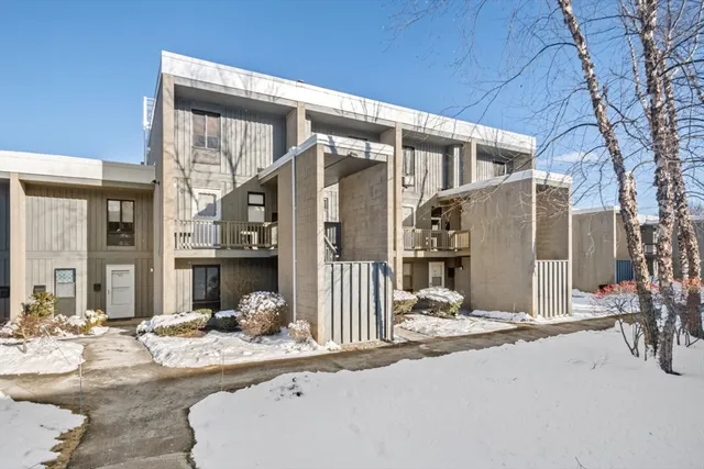 $289,000 | 301 Neponset Street, Unit 29, Norwood, MA 02062