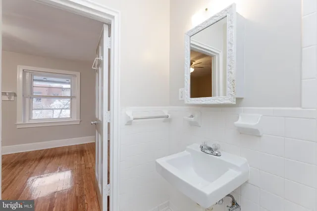 $2,142 | 2509 Cliffbourne Place Northwest, Unit 5, Washington, DC 20009