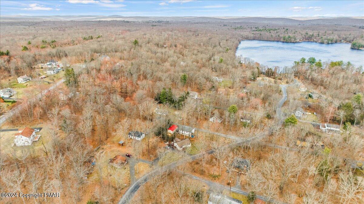 1365 Main Road East Stroudsburg, PA 18302 - Photo 34 of 36 09-HomeView_Media-1365_Main_Rd.-#9