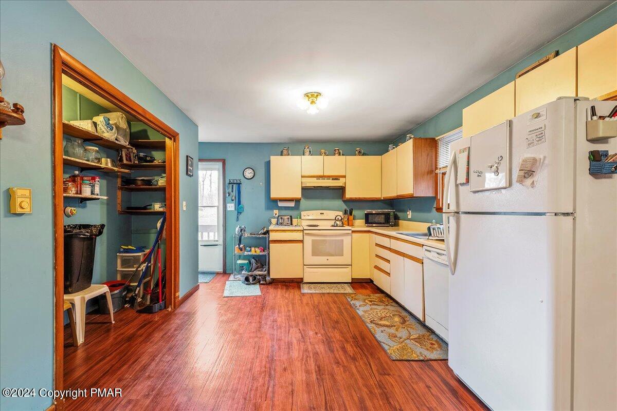 1365 Main Road East Stroudsburg, PA 18302 - Photo 10 of 36 17-HomeView_Media-1365_Main_Rd.-#17