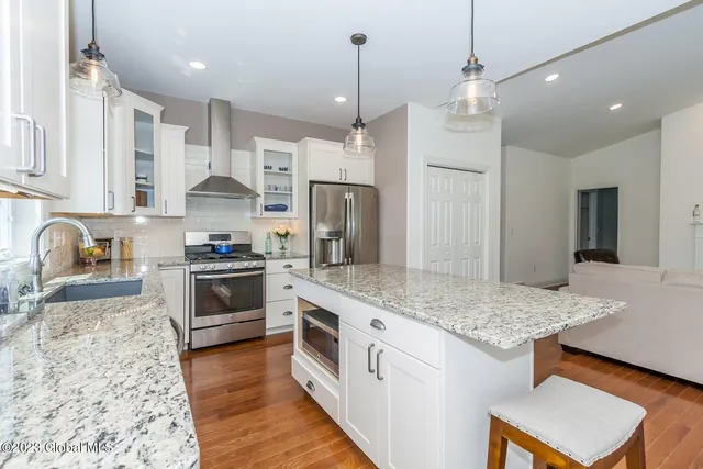 $627,750 | 89 Lakepointe Way, Saratoga Springs, NY 12866