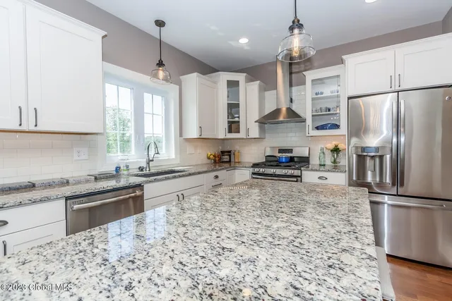 $627,750 | 89 Lakepointe Way, Saratoga Springs, NY 12866