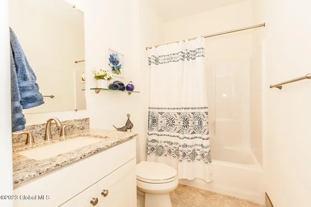 $627,750 | 89 Lakepointe Way, Saratoga Springs, NY 12866