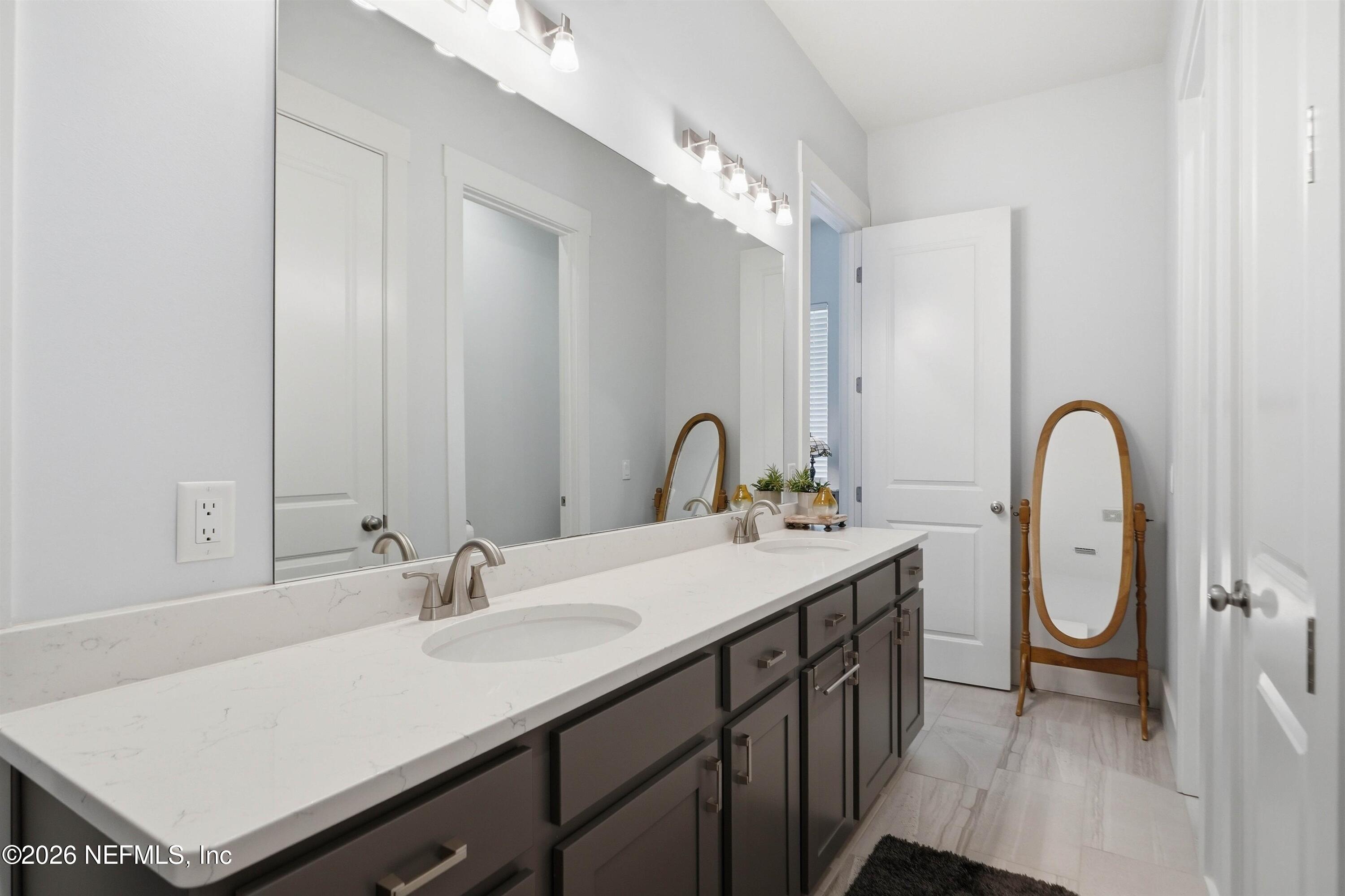 19045 Waterville Road Jacksonville, FL 32226 - Photo 28 of 49 31-Jack & Jill Bath