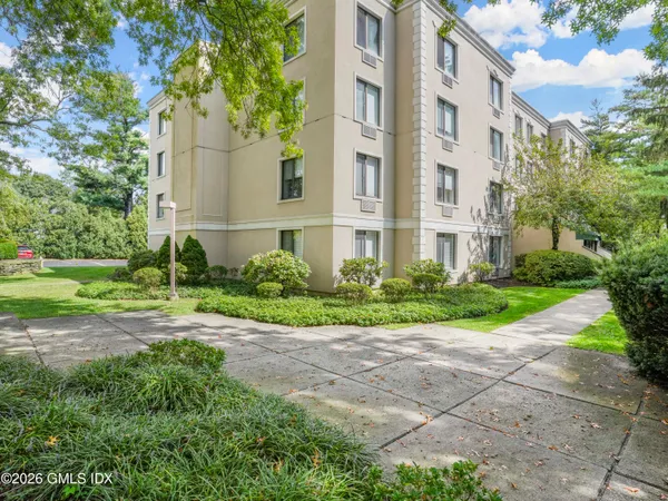 $295,000 | 1535 East Putnam Avenue, Unit 205, Old Greenwich, CT 06870