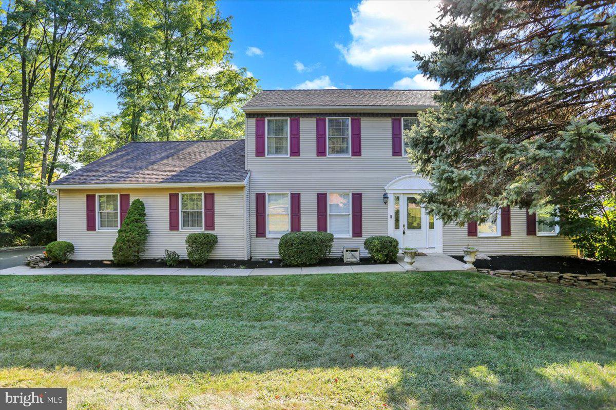 24 Golfview Lane Reading, PA 19606 - Photo 2 of 43