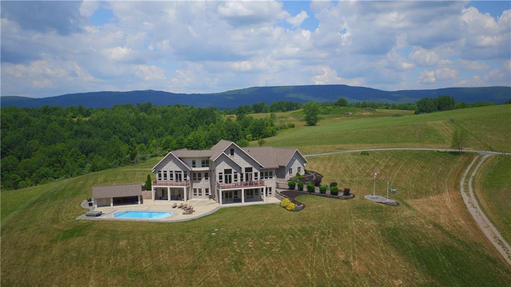 311 Wineland Road Ligonier, PA 15658 - Photo 4 of 25 Gallery Image 4