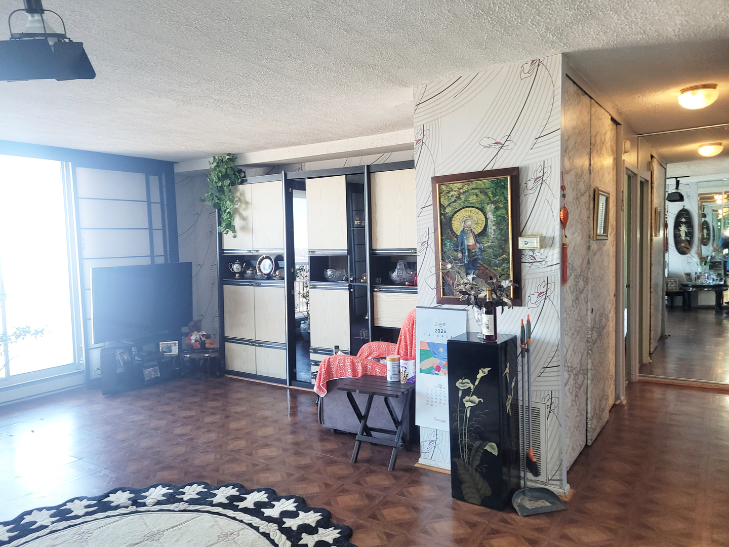 5855 North Sheridan Road, Unit 23H Chicago, IL 60660 - Photo 3 of 15 Gallery Image 3