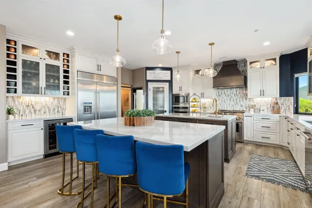 $2,450,000 | 1966 Las Lomas, Vista, CA 92084