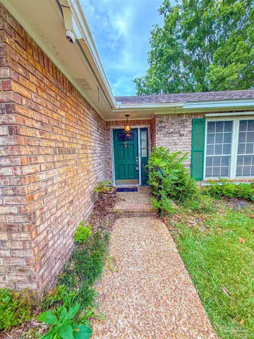 $295,000 | 6982 Lake Joanne Drive, Pensacola, FL 32506