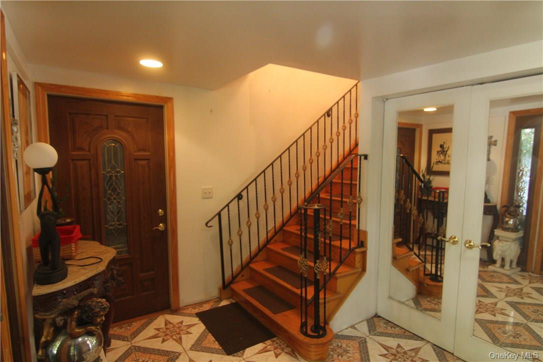 169 Shear Hill Road Mahopac, NY 10541 - Photo 4 of 31