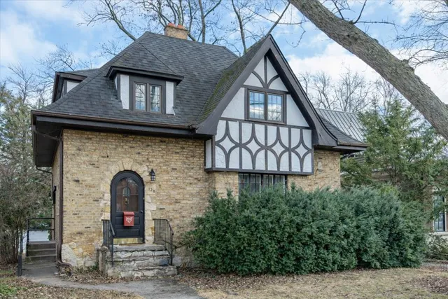 $995,000 | 128 Lawndale Avenue, Wilmette, IL 60091