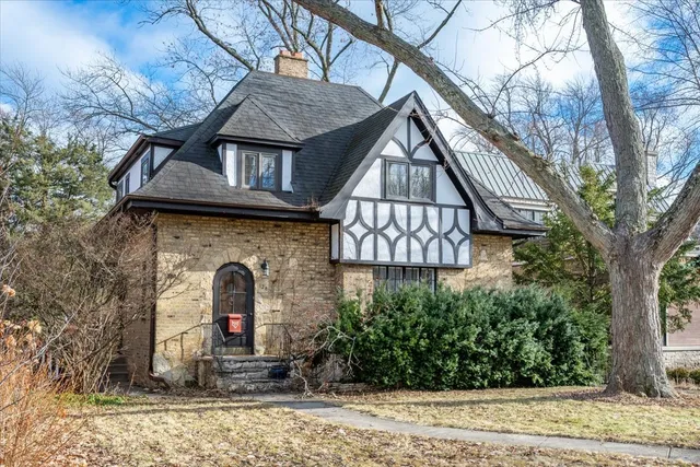 $995,000 | 128 Lawndale Avenue, Wilmette, IL 60091