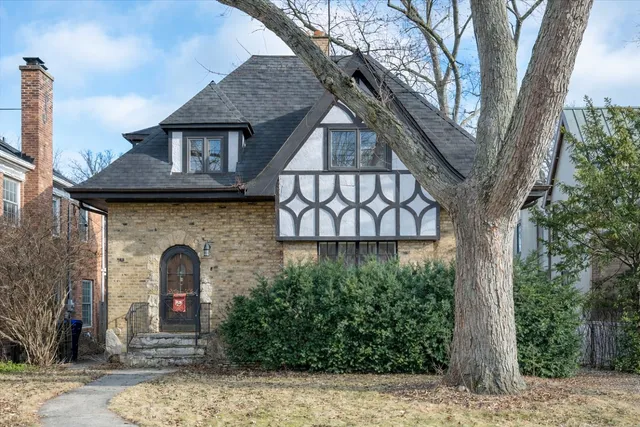 $995,000 | 128 Lawndale Avenue, Wilmette, IL 60091