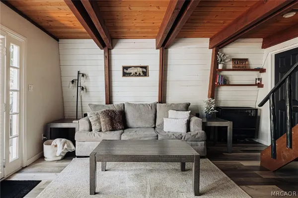 $299,999 | 396 Kern Avenue, Sugarloaf, CA 92386