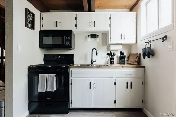 $299,999 | 396 Kern Avenue, Sugarloaf, CA 92386