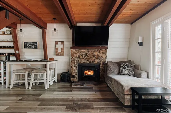 $299,999 | 396 Kern Avenue, Sugarloaf, CA 92386