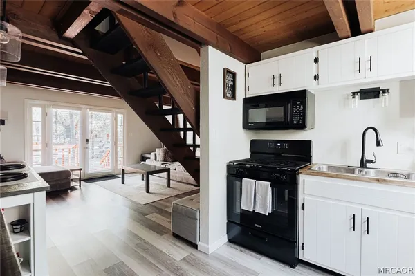 $299,999 | 396 Kern Avenue, Sugarloaf, CA 92386