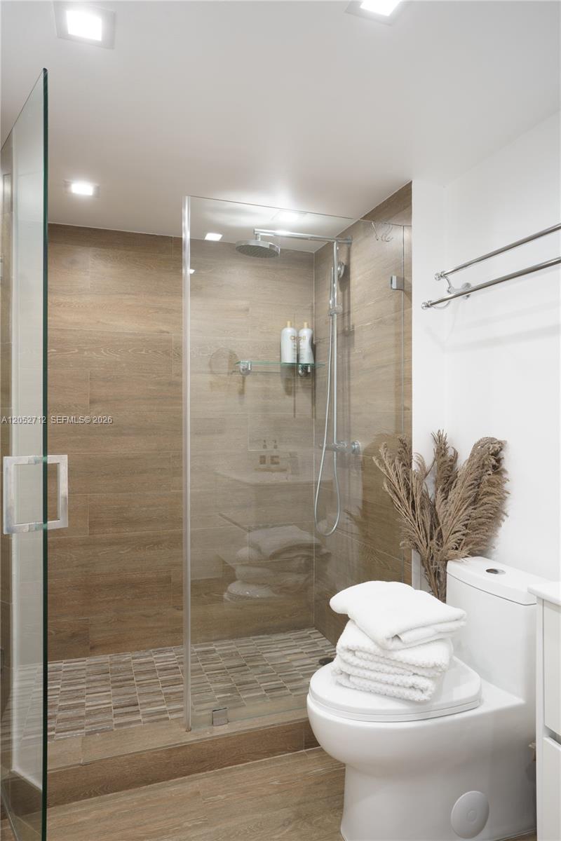 90 Alton Road, Unit 2306 Miami Beach, FL 33139 - Photo 14 of 19 Gallery Image 14