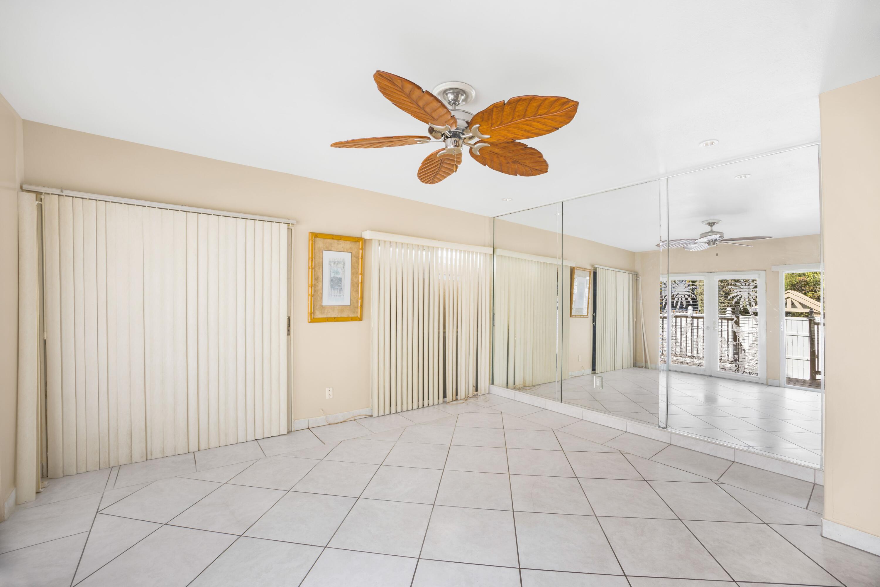 3302 Eagle Avenue Key West, FL 33040 - Photo 5 of 54 Living Room