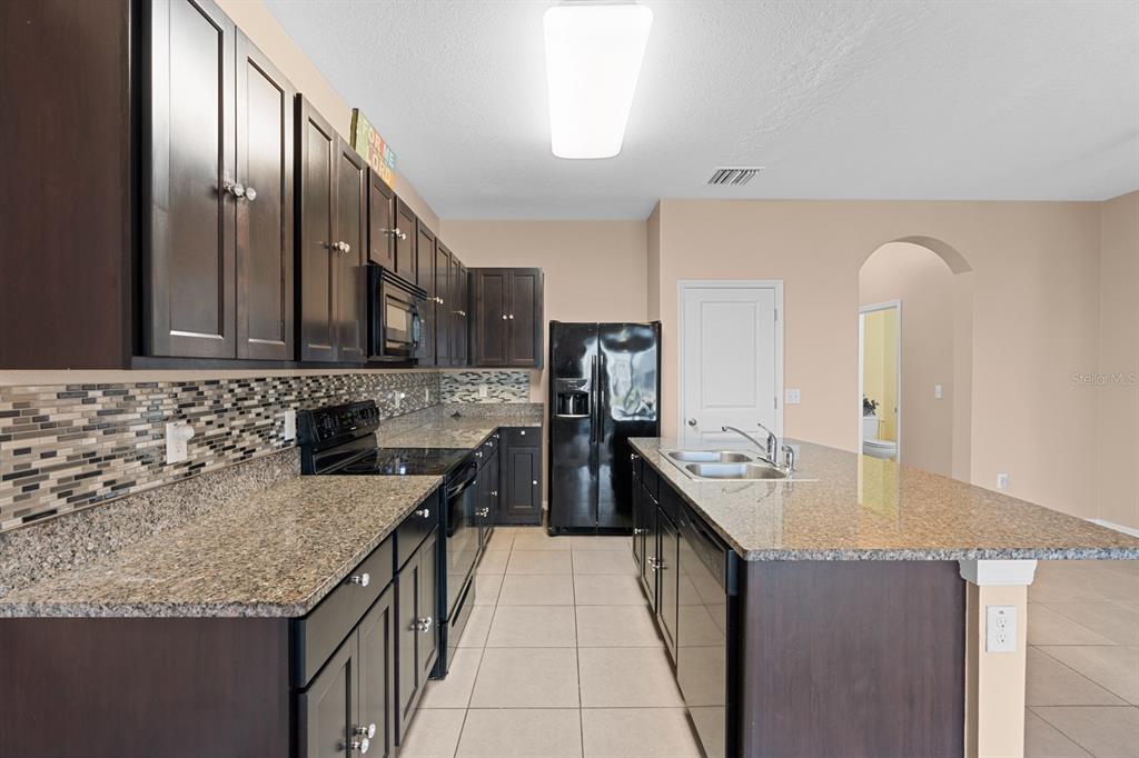 8965 Indigo Trl Loop Riverview, FL 33578 - Photo 13 of 43