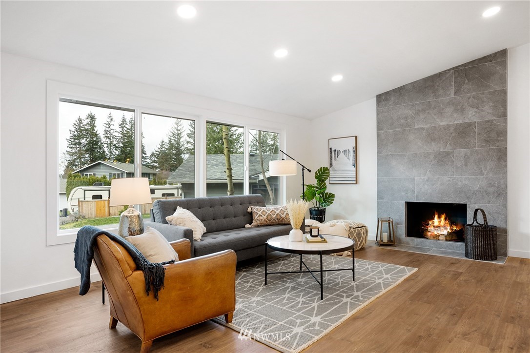 208 Elma Place Southeast Renton, WA 98059 - Photo 4 of 23 Gallery Image 4