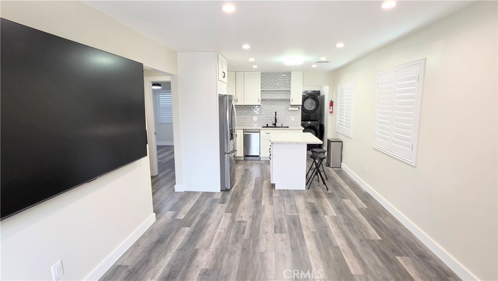 402 Findlay Montebello, CA 90640 - Photo 2 of 33 Living room
