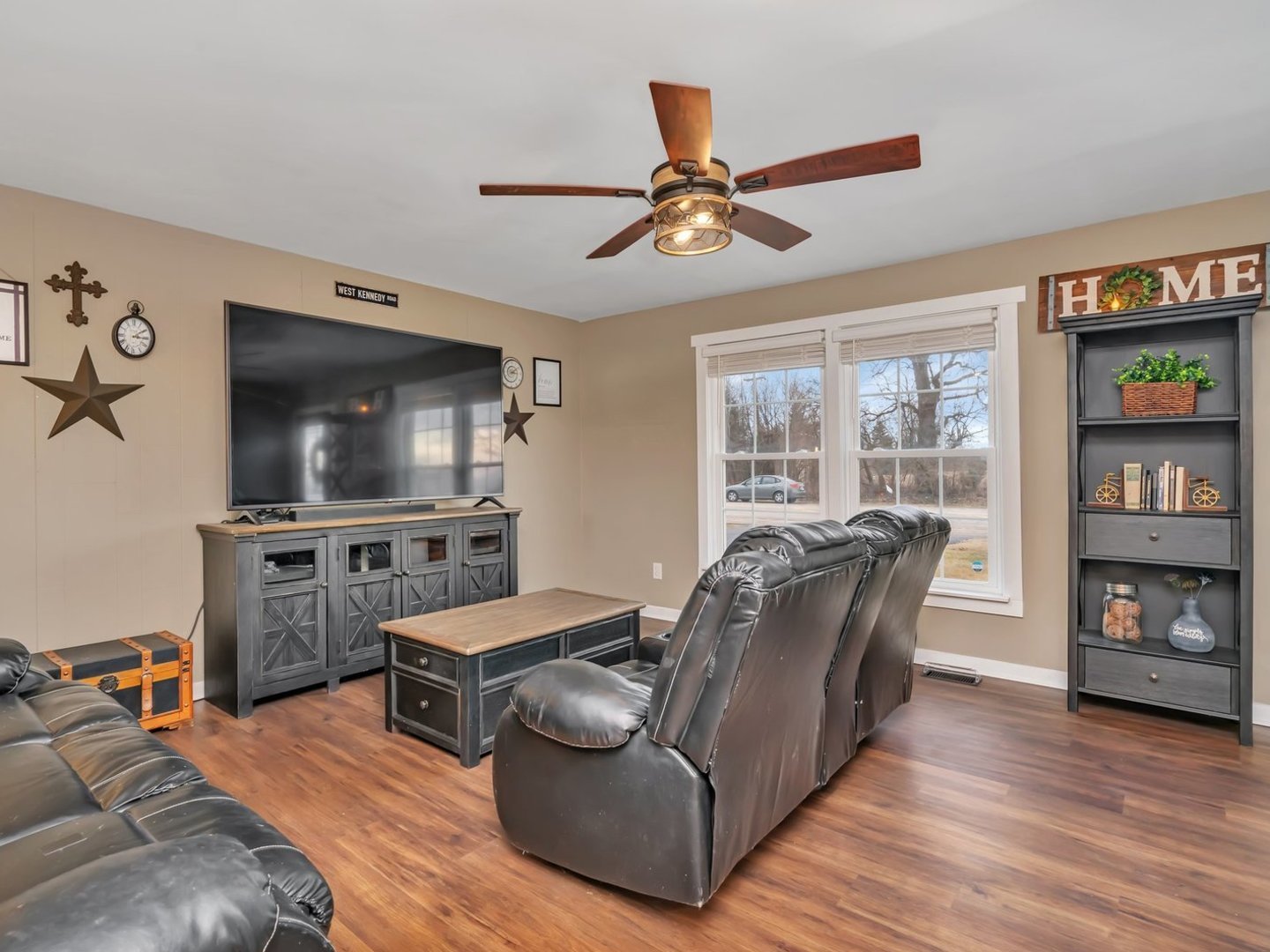 1070 West Kennedy Road Braidwood, IL 60408 - Photo 4 of 33 a living room with furniture and a flat screen tv