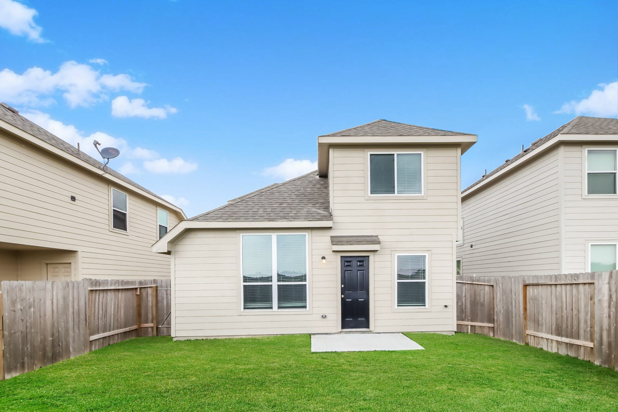 3915 Silver Ranch Road Houston, TX 77014 - Photo 2 of 10