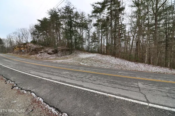 $265,000 | 3063 Leatherwood Road, Oneida, TN 37841
