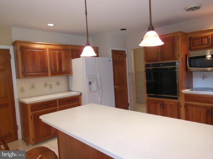 564 Walter Road Warminster, PA 18974 - Photo 5 of 21
