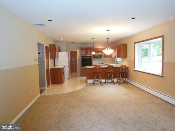 564 Walter Road Warminster, PA 18974 - Photo 8 of 21