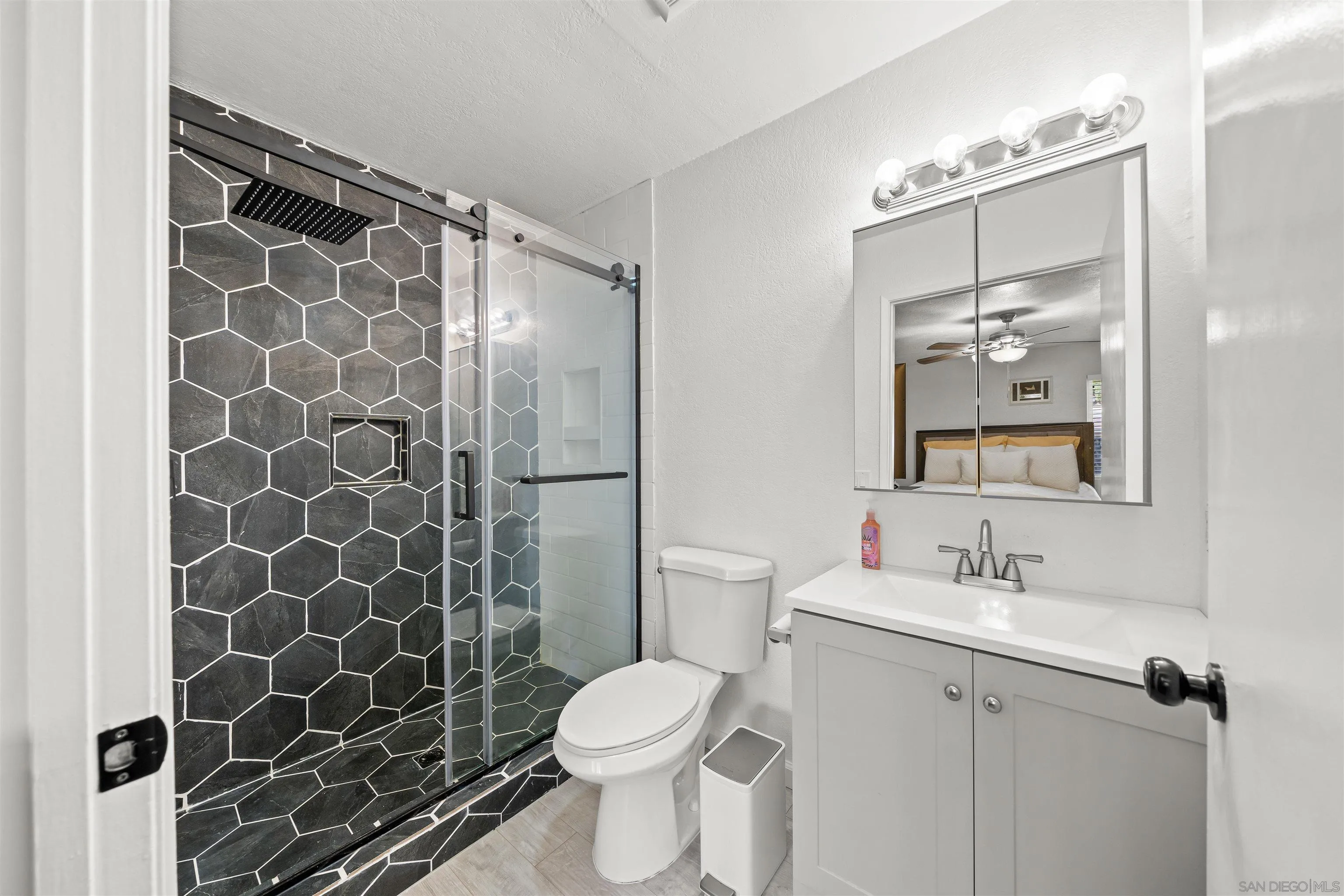 598 Telegraph Canyon Road, Unit D Chula Vista, CA 91910 - Photo 15 of 38