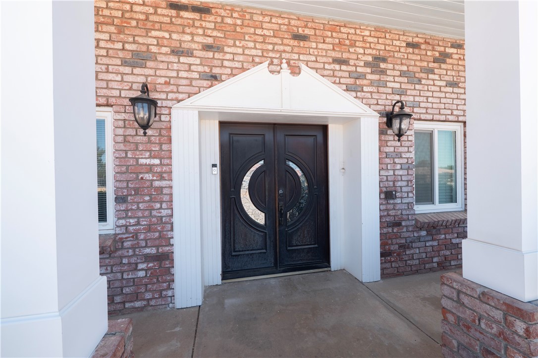 14681 Choco Road Apple Valley, CA 92307 - Photo 6 of 75 Front door
