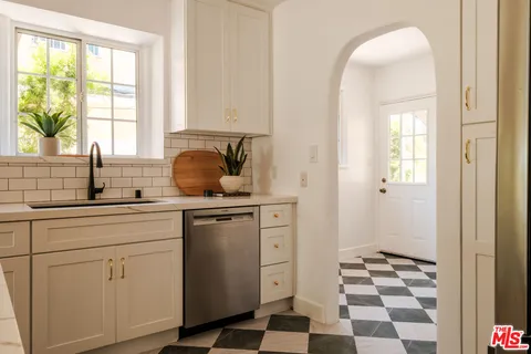 $1,499,000 | 3739 Virginia Road, Los Angeles, CA 90016