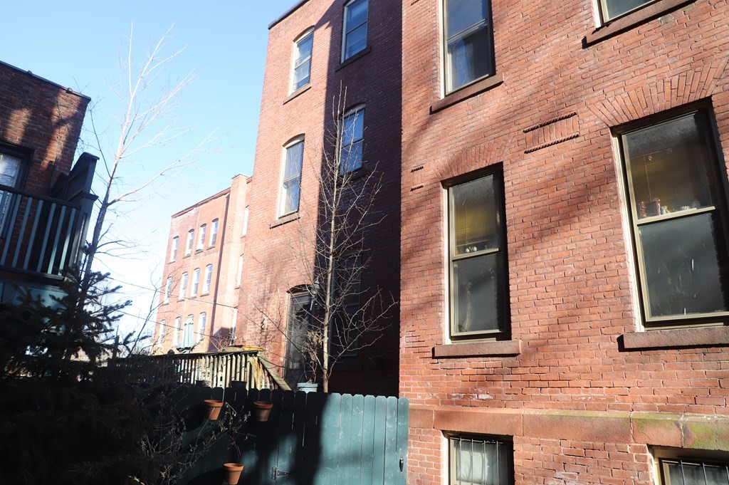 42-44 Mattoon Street Springfield, MA 01105 - Photo 4 of 7