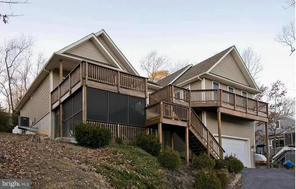 $484,900 | 634 Lakeview Drive, Cross Junction, VA 22625