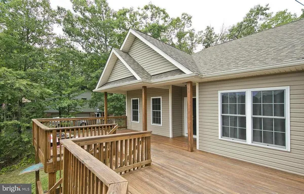 $484,900 | 634 Lakeview Drive, Cross Junction, VA 22625