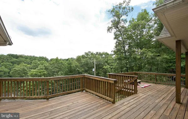 $484,900 | 634 Lakeview Drive, Cross Junction, VA 22625