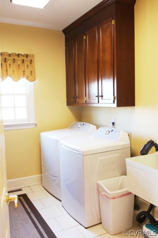 14431 Newgate Road Midlothian, VA 23113 - Photo 13 of 24 a bathroom with a sink and a bathtub