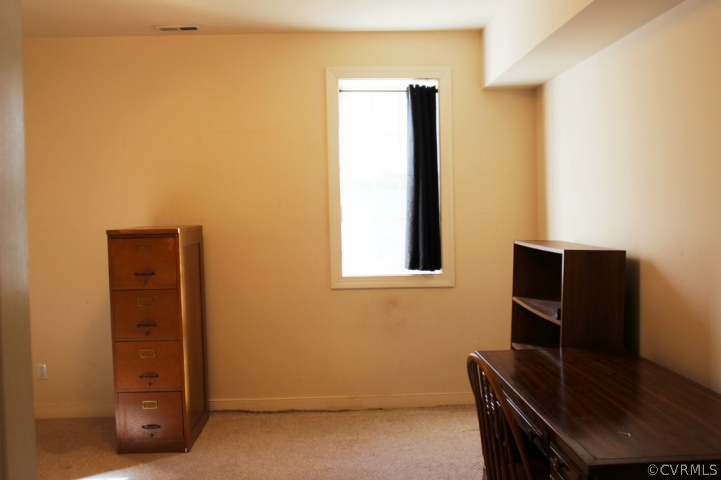 14431 Newgate Road Midlothian, VA 23113 - Photo 21 of 24 a room with a window