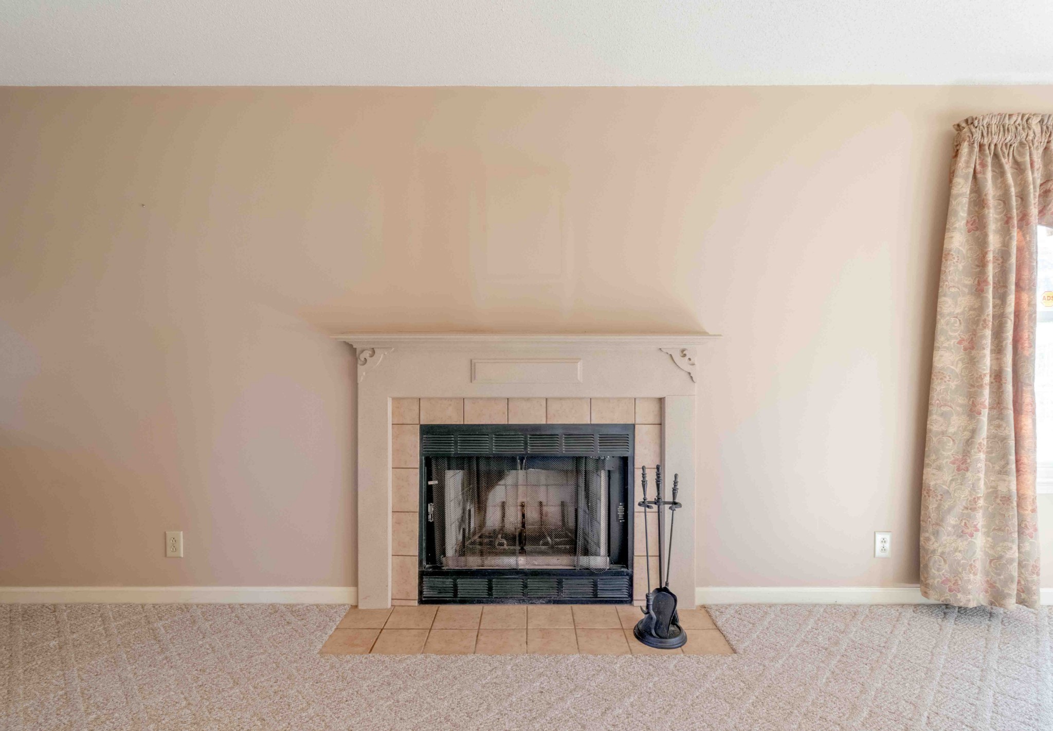 4316 Memory Lane Adams, TN 37010 - Photo 19 of 45 a living room with a fireplace