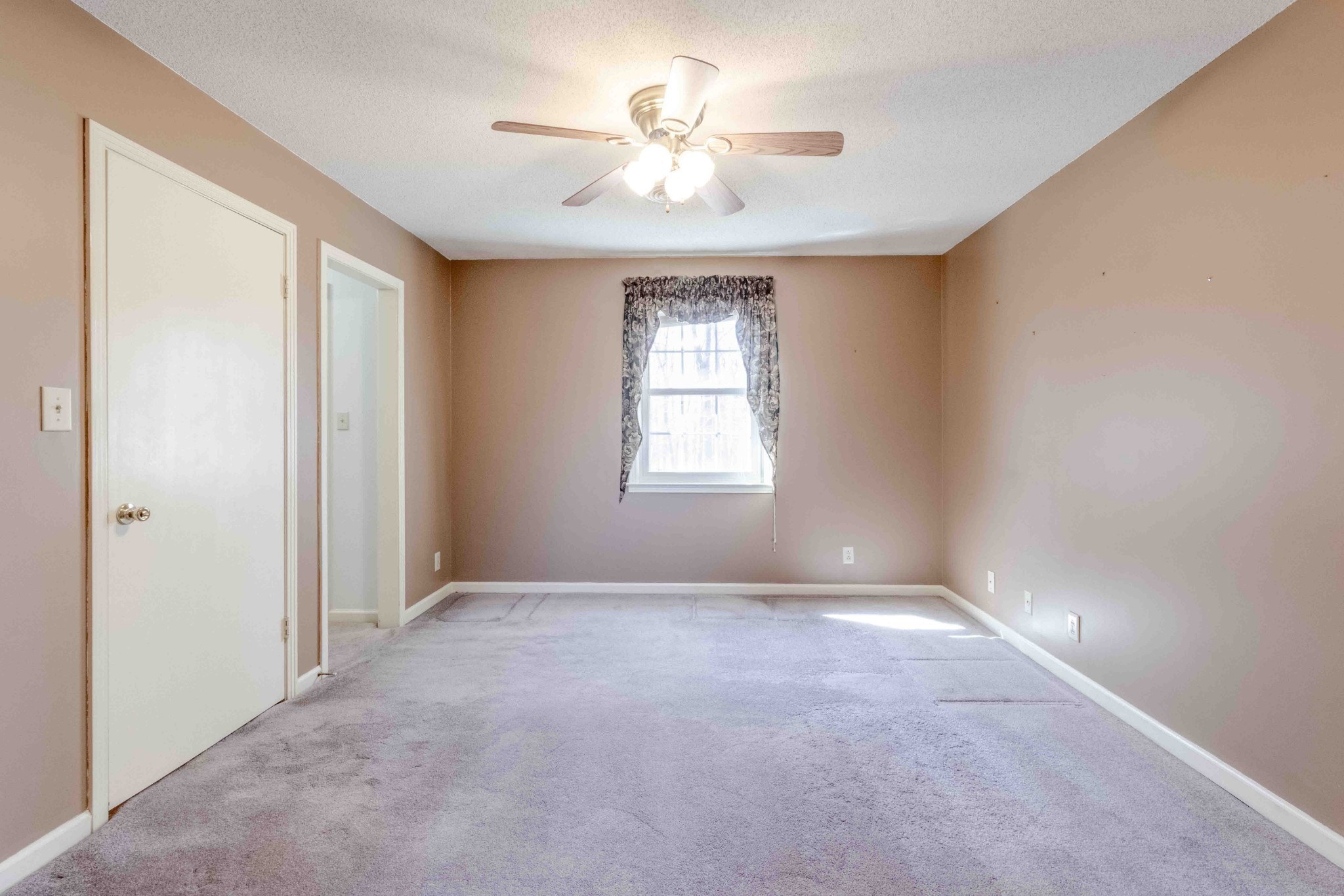 4316 Memory Lane Adams, TN 37010 - Photo 28 of 45 a view of an empty room with a window