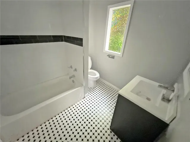 $84,900 | 3020 Walrond Avenue, Kansas City, MO 64128