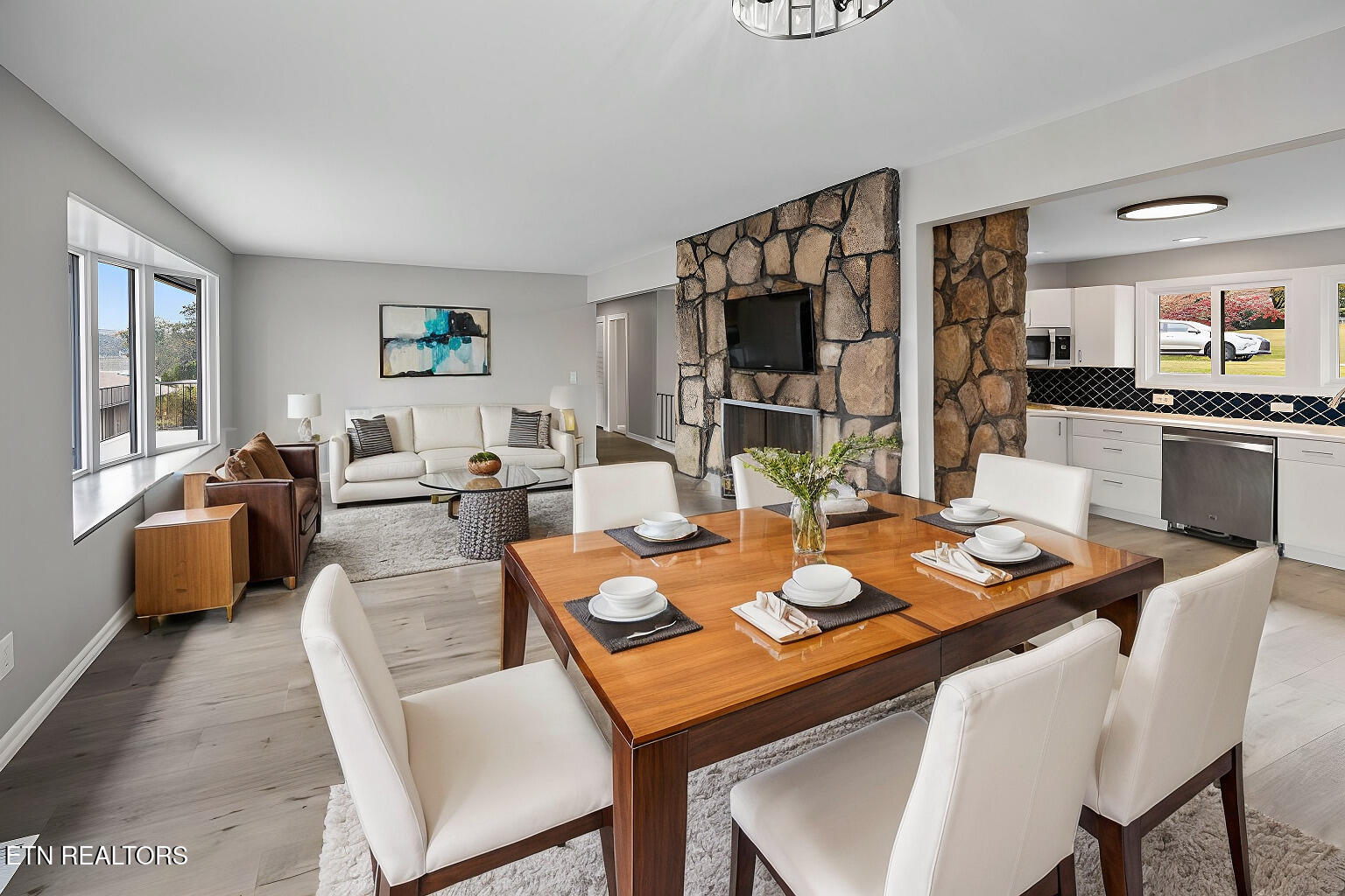 3860 Brooksview Road Lenoir City, TN 37772 - Photo 3 of 40 L40A9600- - Dining Room - Modern - 3